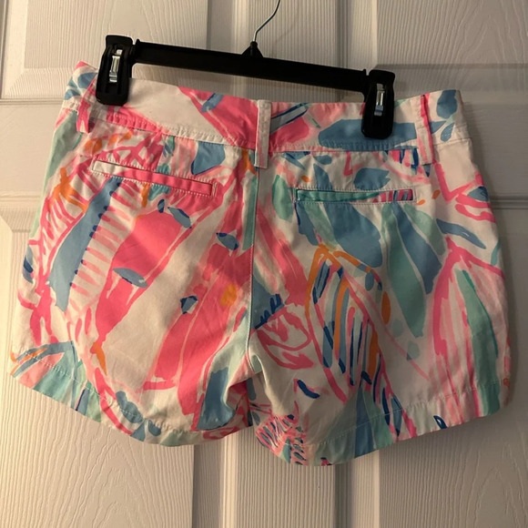 Lilly Pulitzer “out to sea” Callahan short, size 4 - Picture 2 of 7